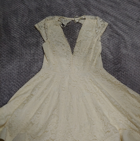 Dress - Picture 5 of 7